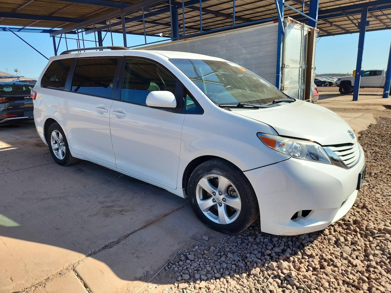 2015 TOYOTA SIENNA