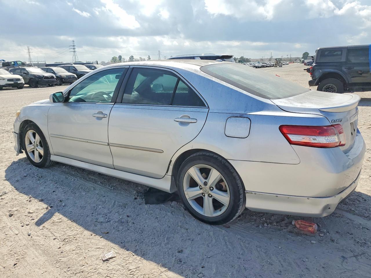 2011 TOYOTA CAMRY