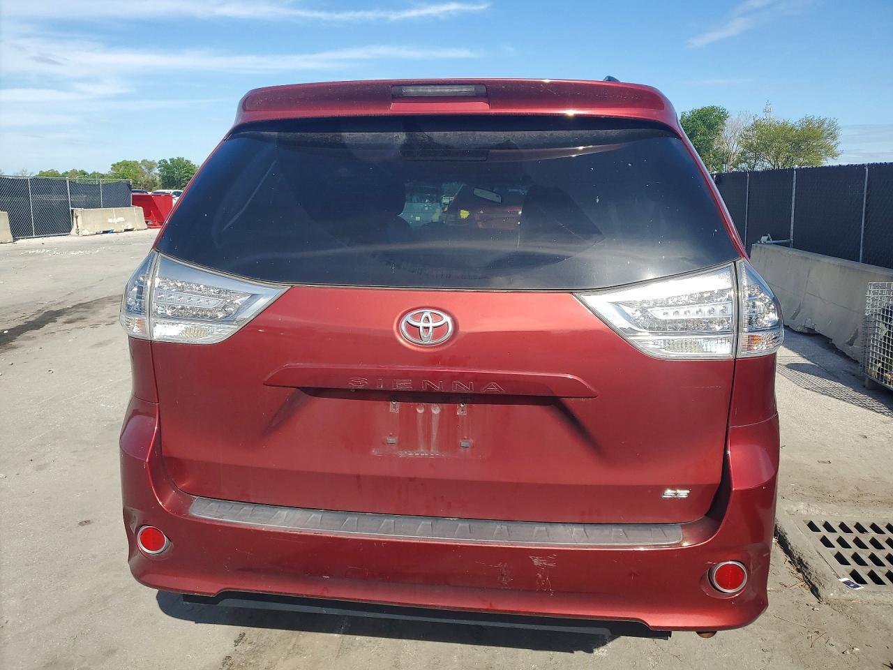 2015 TOYOTA SIENNA