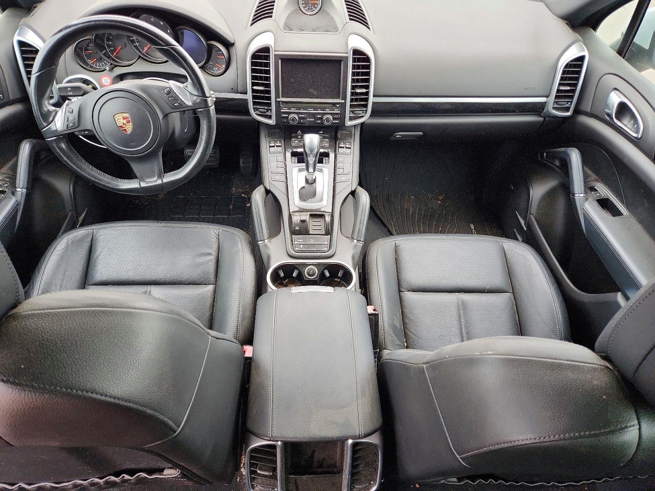 2014 PORSCHE CAYENNE