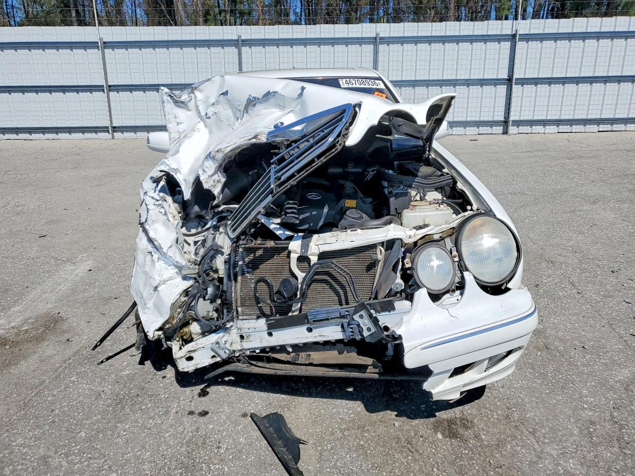 2001 MERCEDES-BENZ E-Class