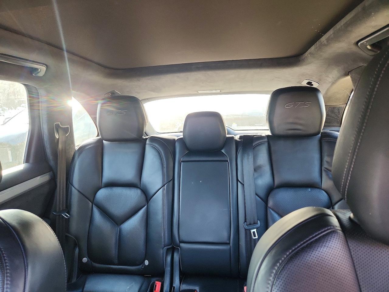 2017 PORSCHE CAYENNE