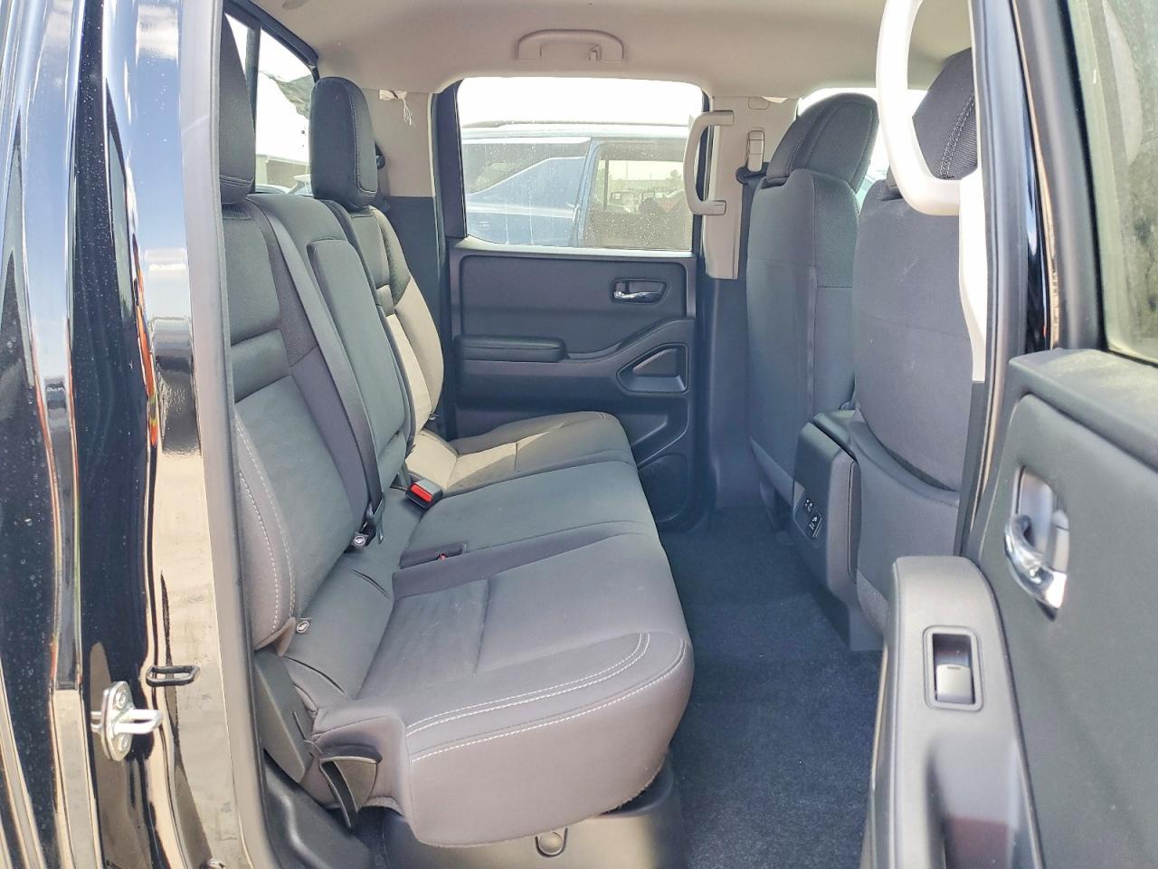 2024 NISSAN Frontier