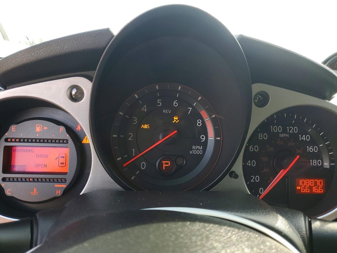 2016 NISSAN 370Z