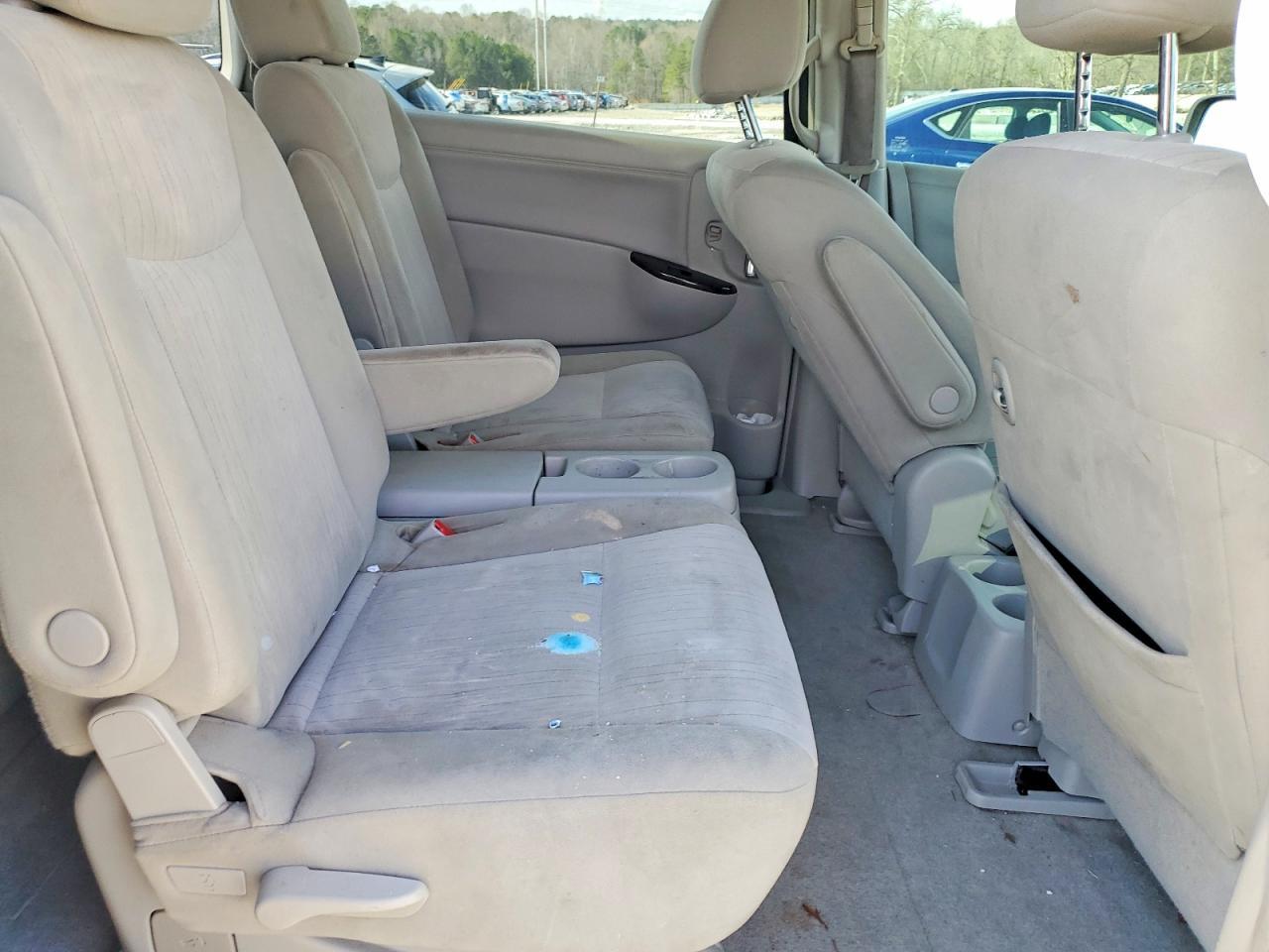 2012 NISSAN Quest