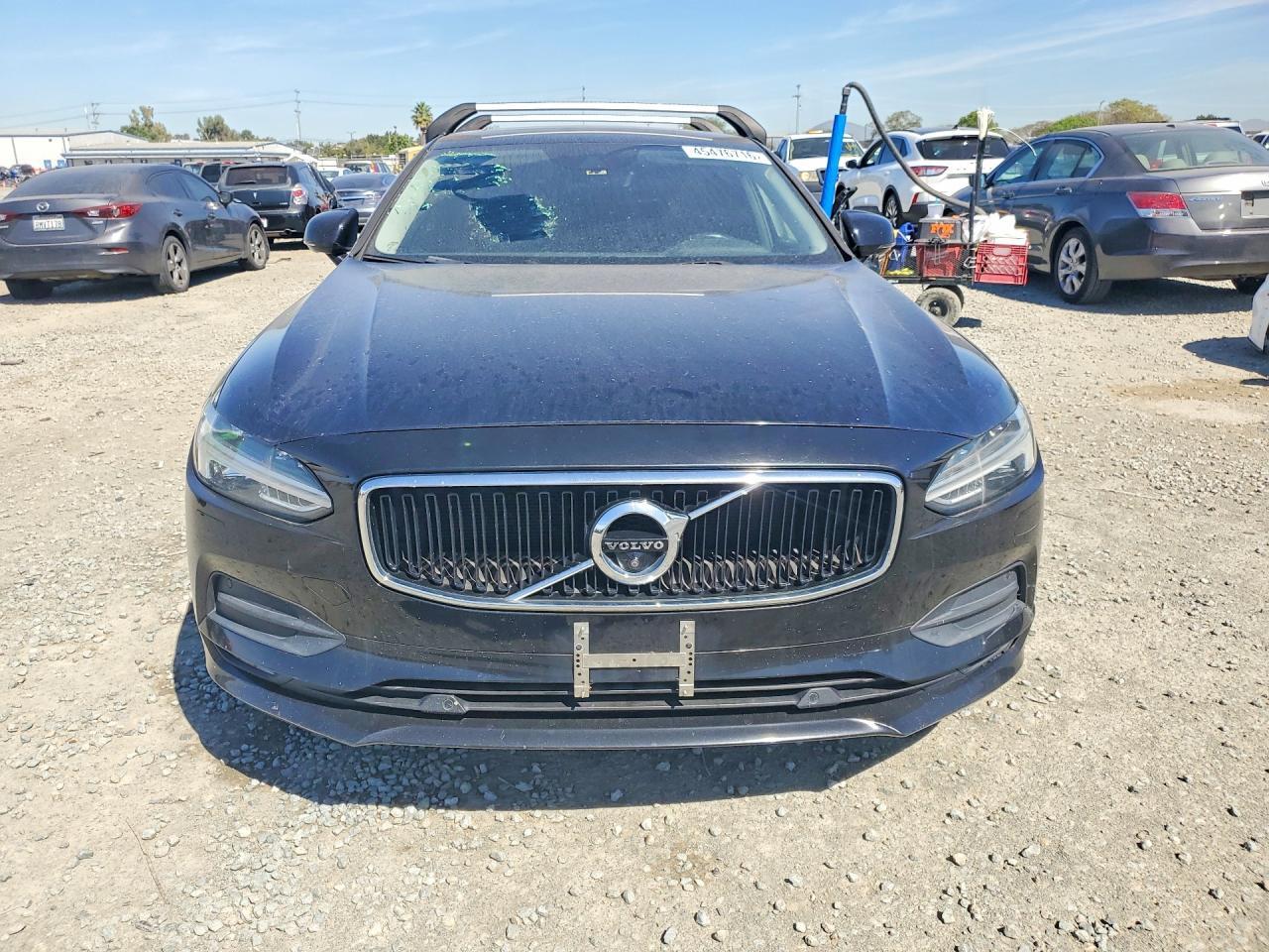 2018 VOLVO S90