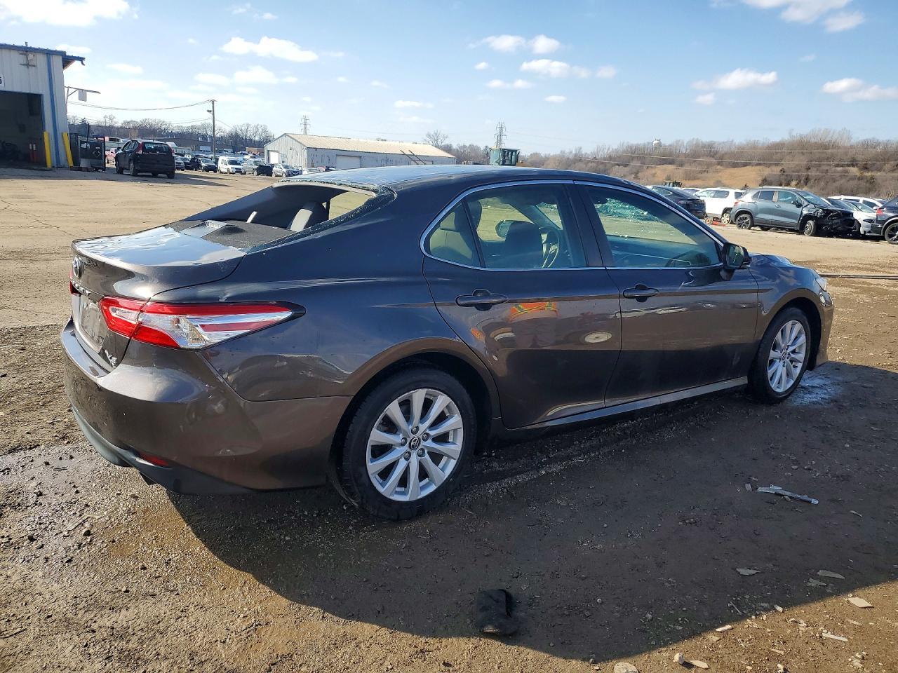 2018 TOYOTA CAMRY