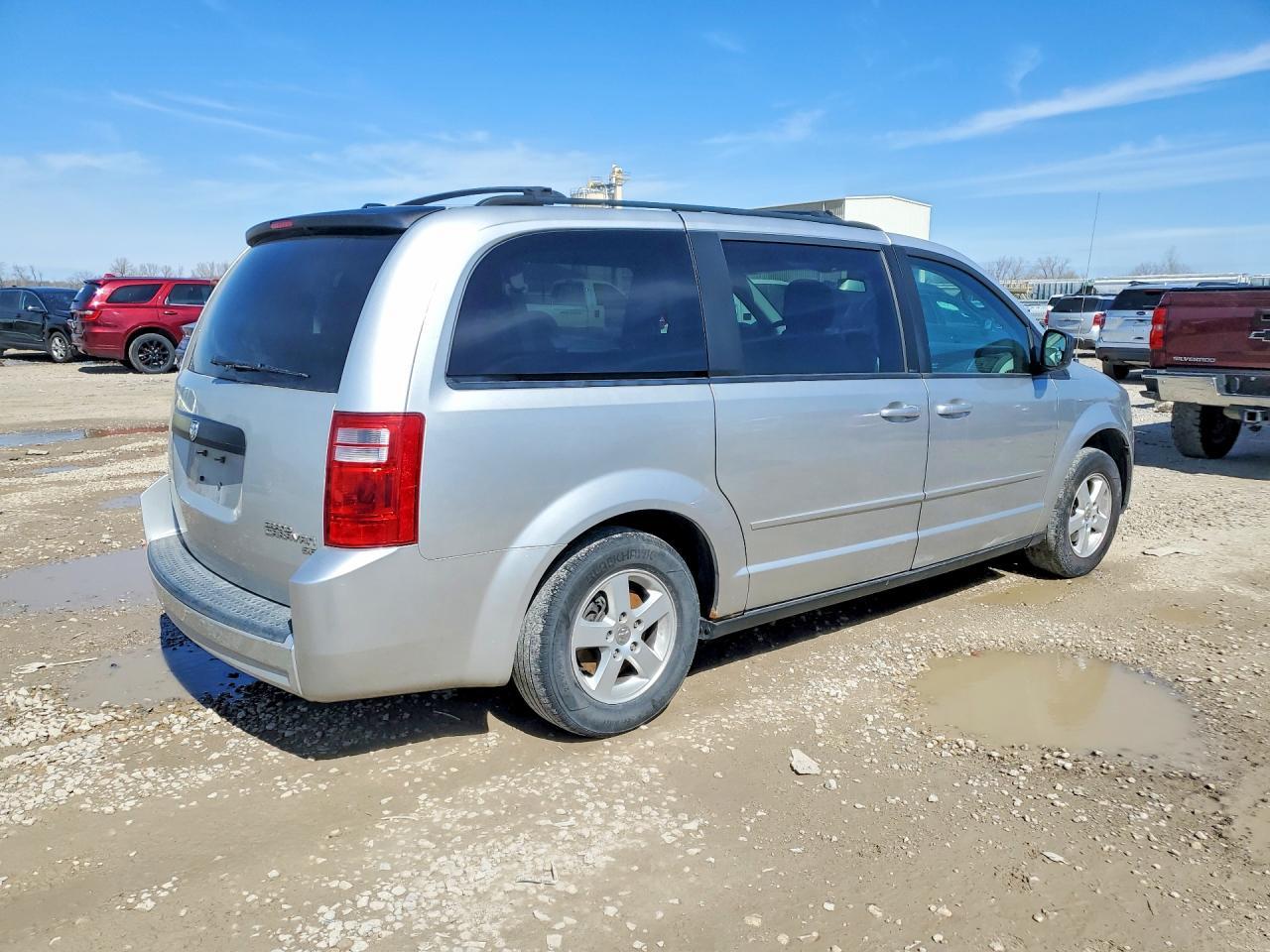 2010 DODGE CARAVAN