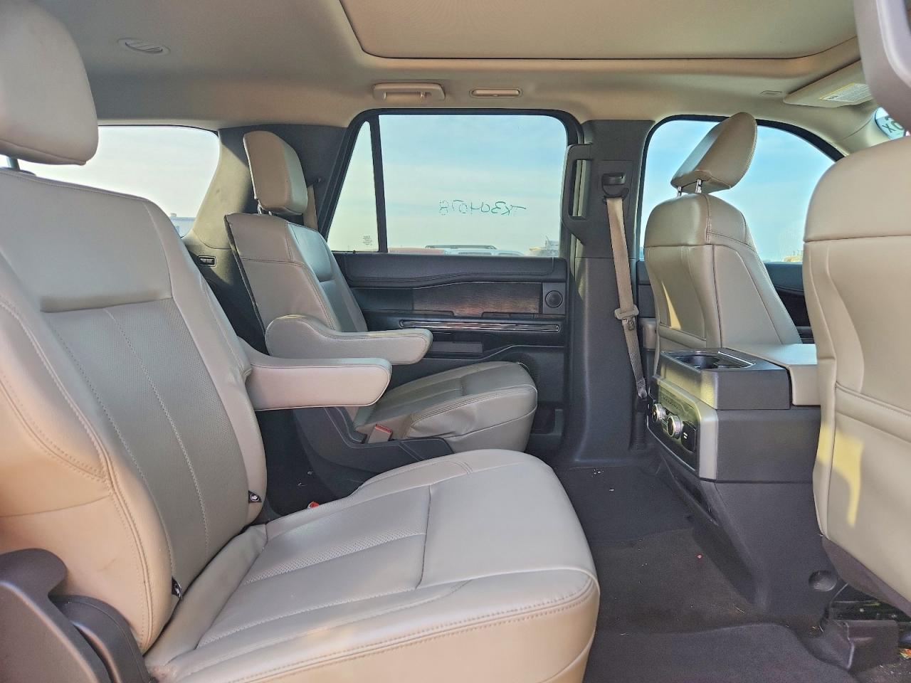 2021 FORD Expedition