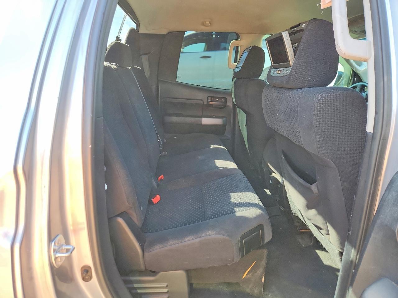 2011 TOYOTA TUNDRA