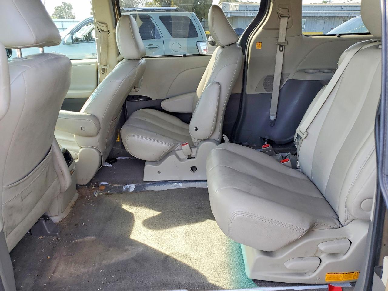 2013 TOYOTA SIENNA