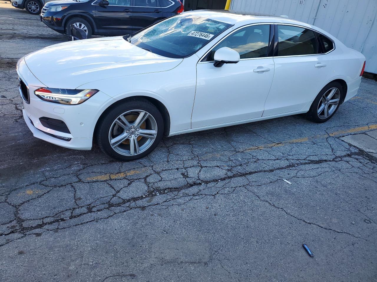 2018 VOLVO S90