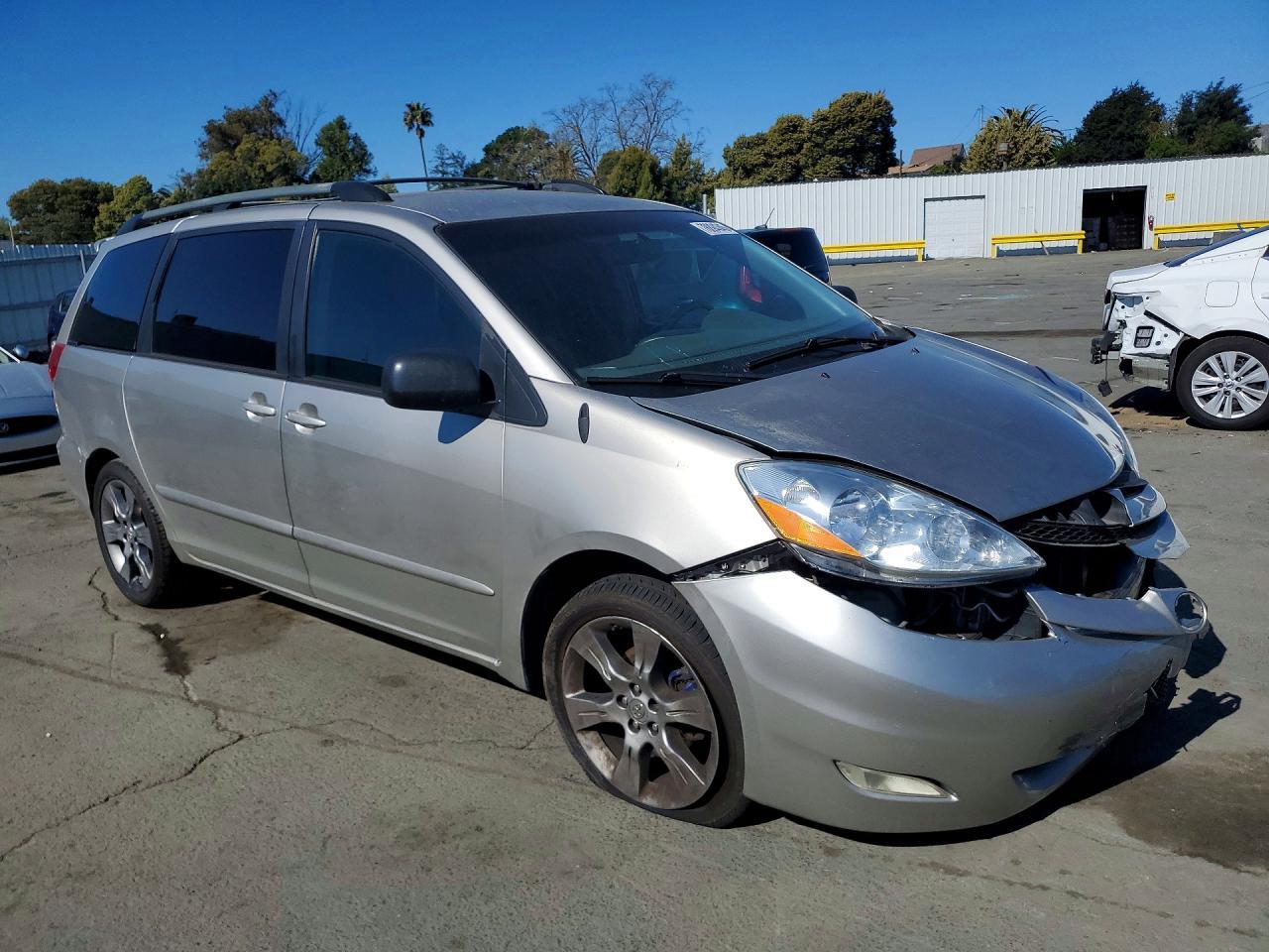 2006 TOYOTA SIENNA