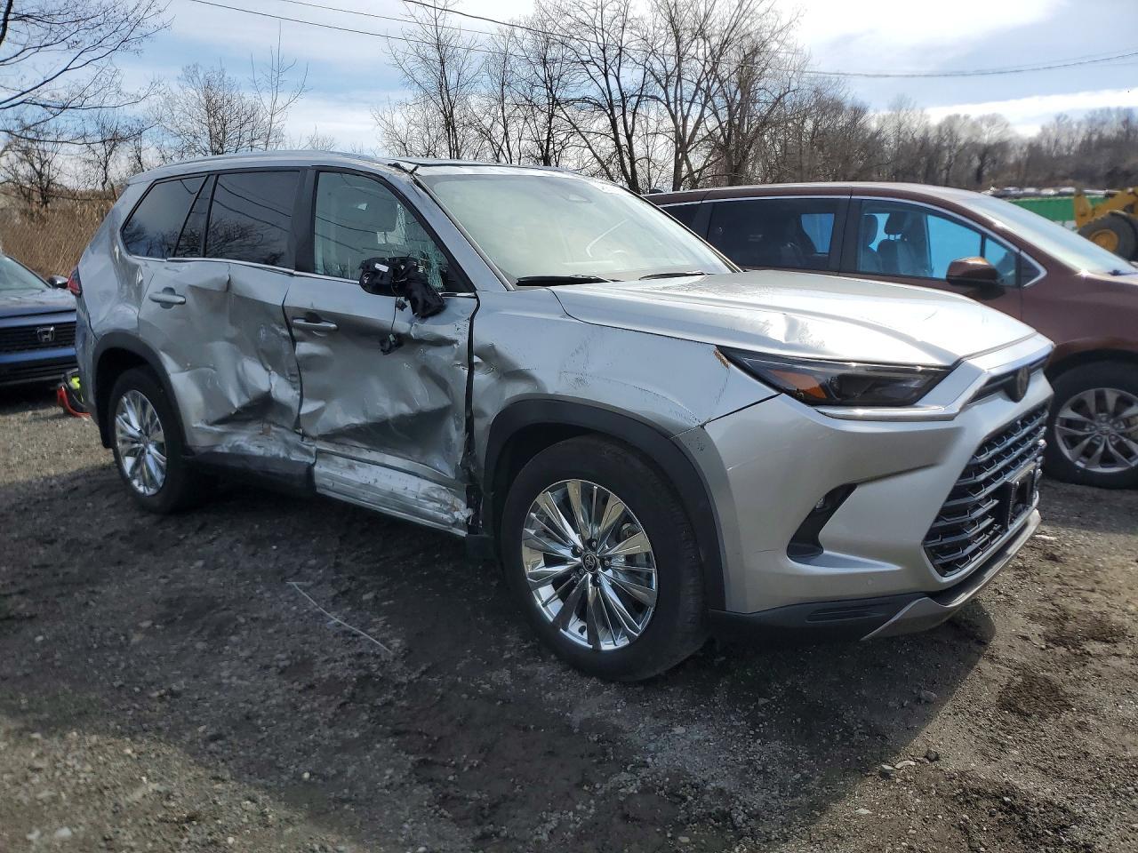 2024 TOYOTA HIGHLANDER