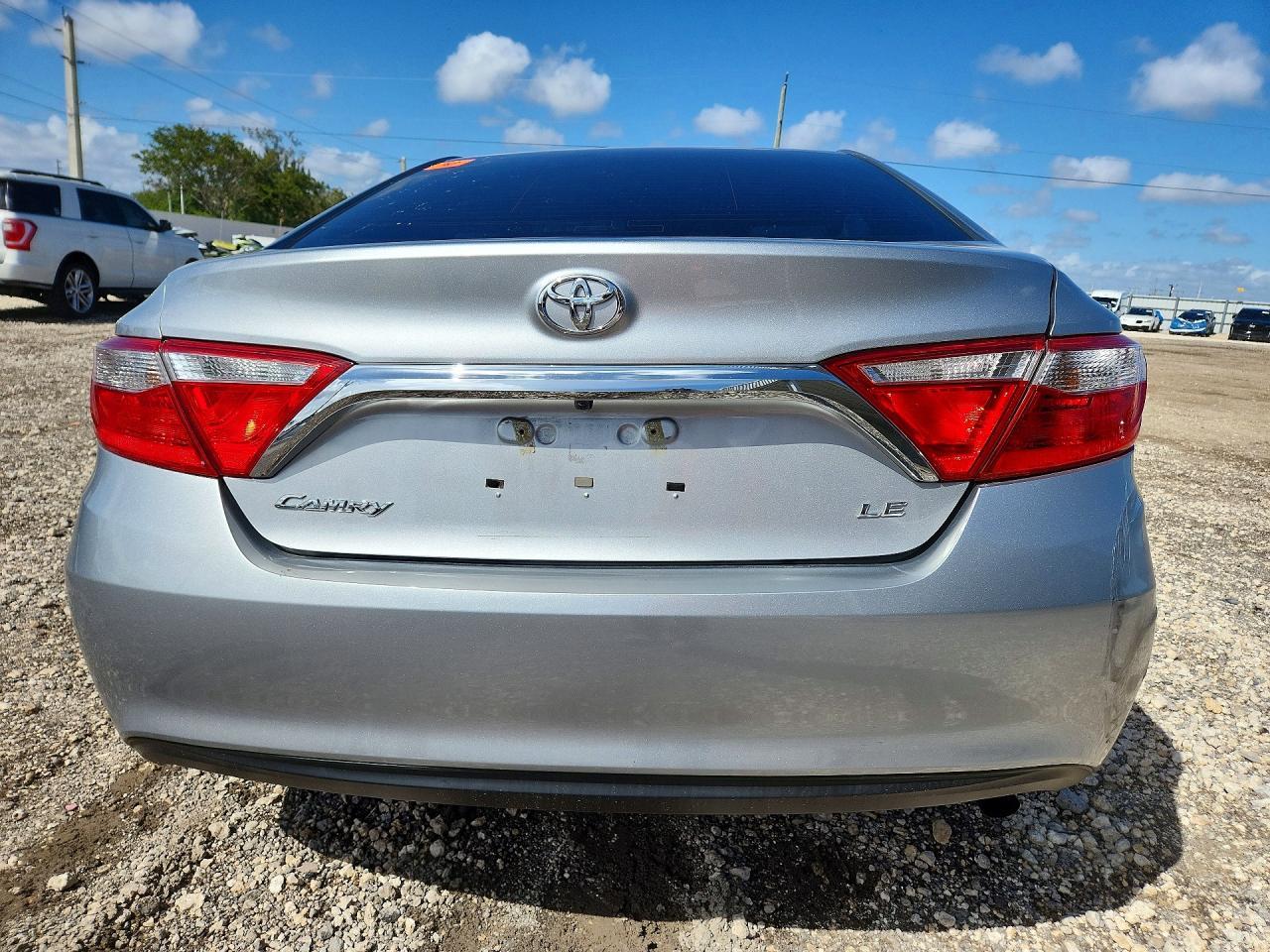 2016 TOYOTA CAMRY