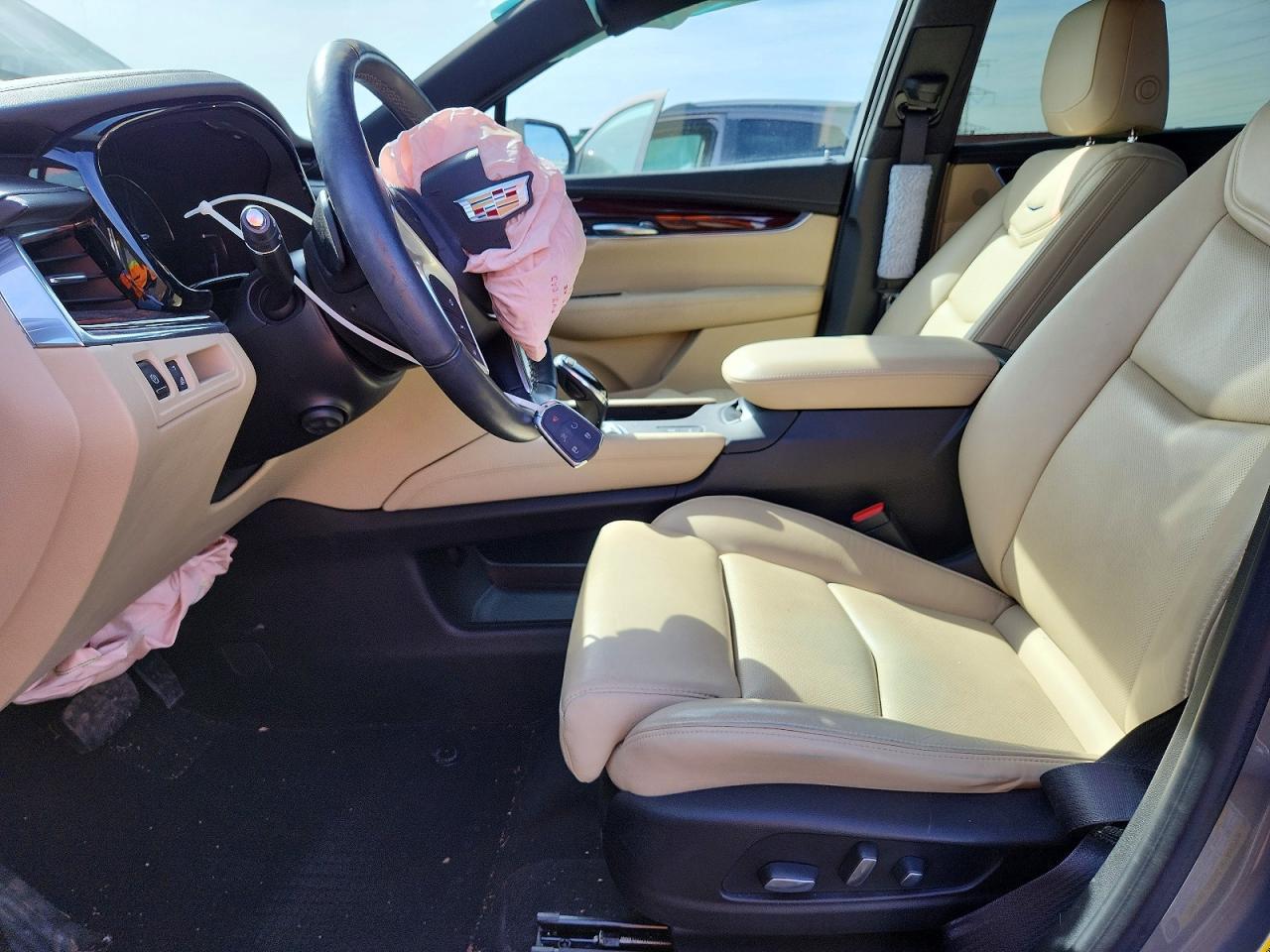 2017 CADILLAC XT5