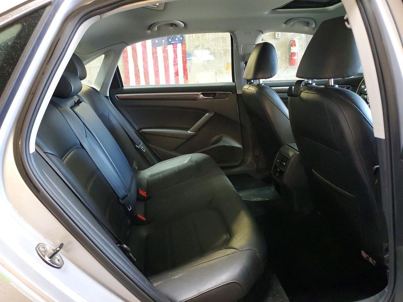 2017 VOLKSWAGEN Passat