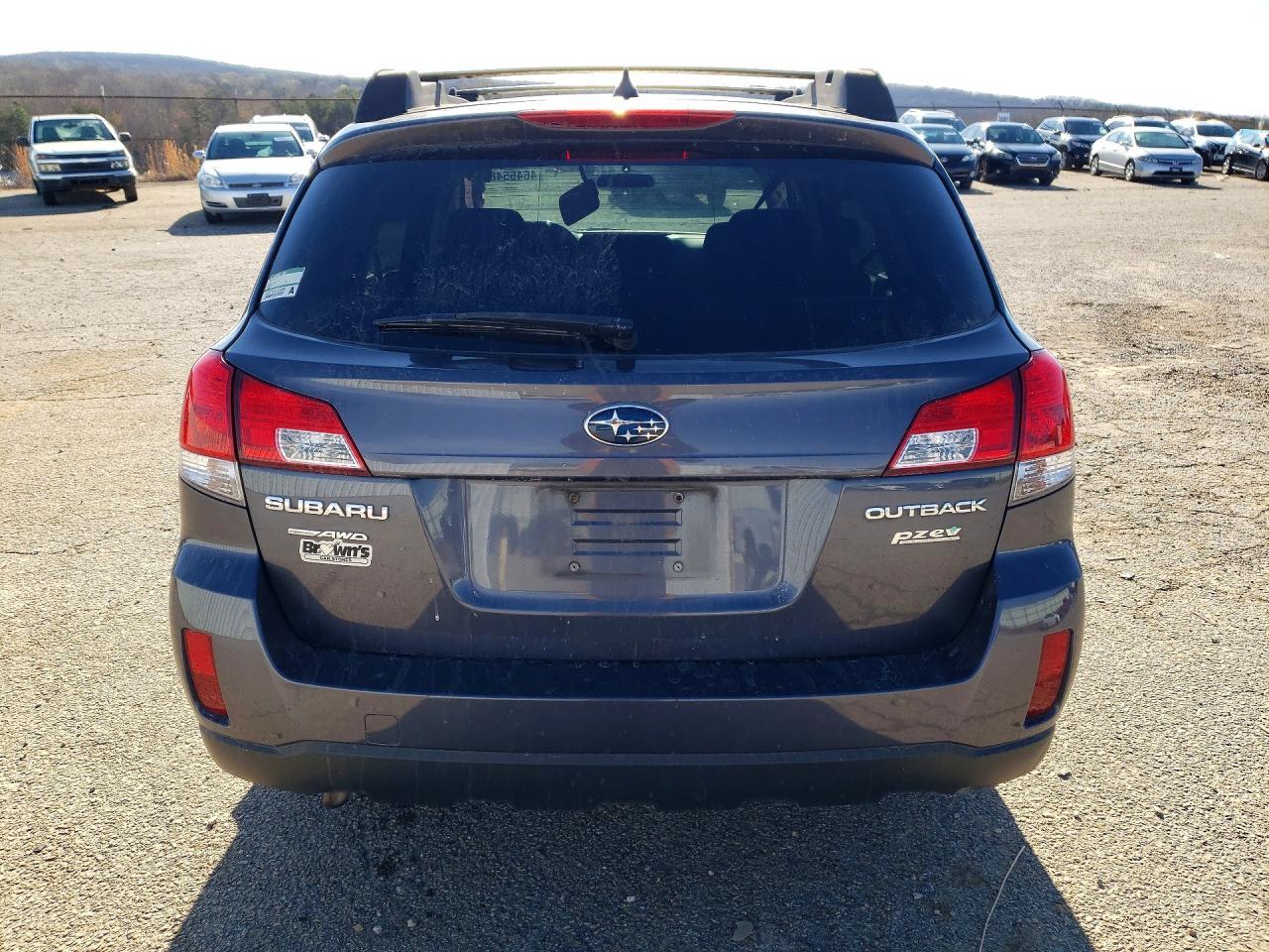 2014 SUBARU Outback