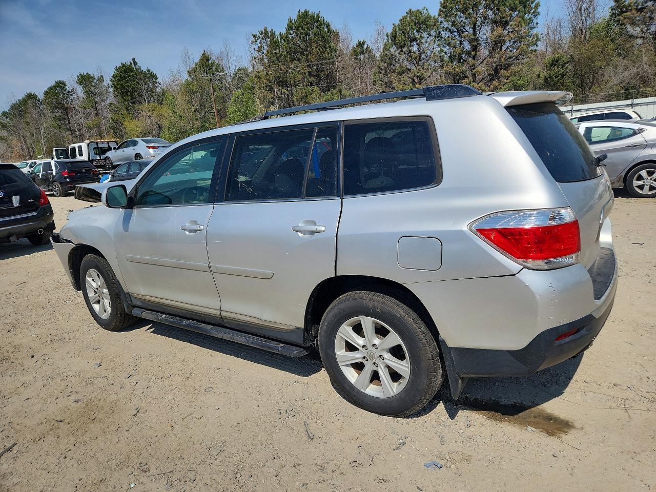 2013 TOYOTA HIGHLANDER
