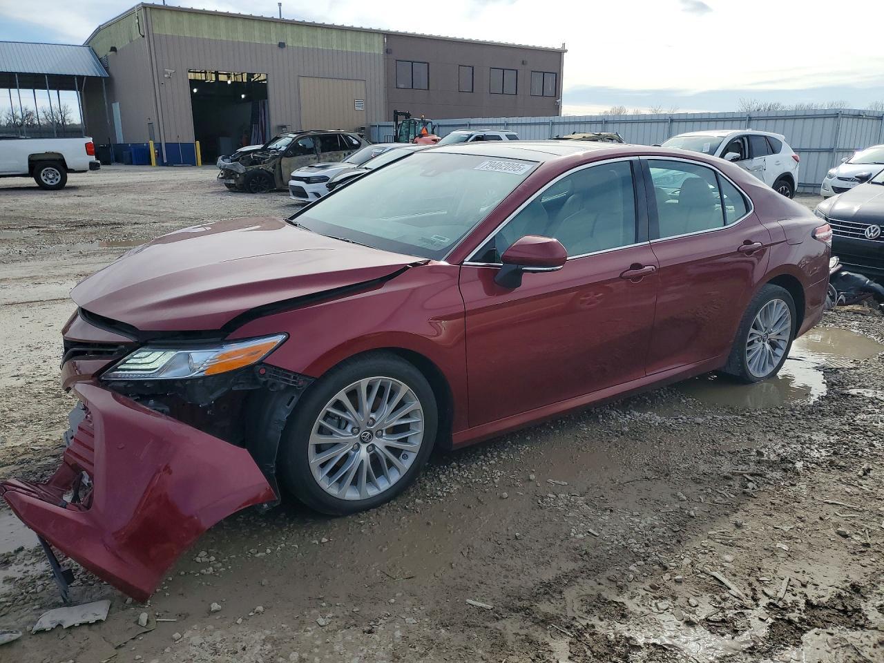 2018 TOYOTA CAMRY