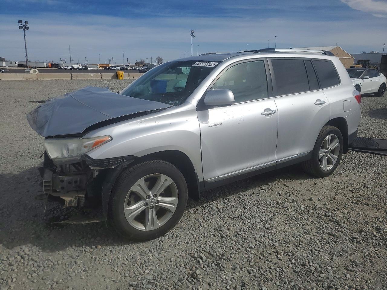 2013 TOYOTA HIGHLANDER