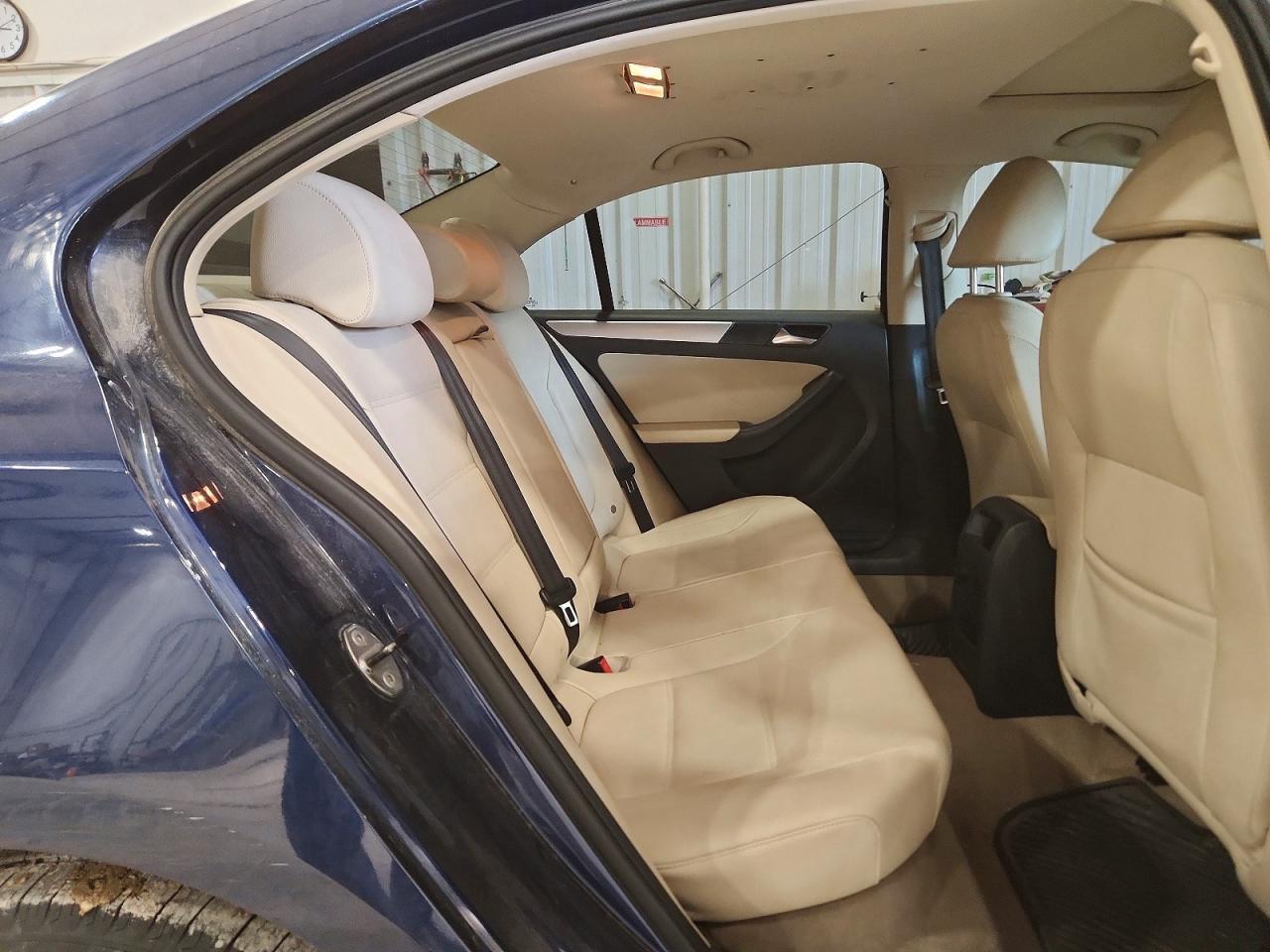 2011 VOLKSWAGEN JETTA