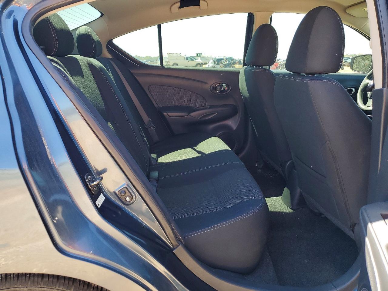 2016 NISSAN VERSA