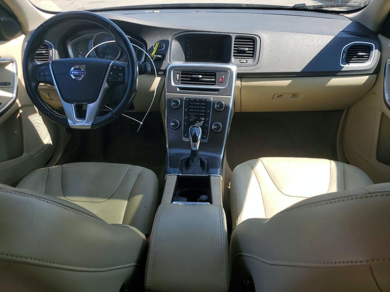 2015 VOLVO S60