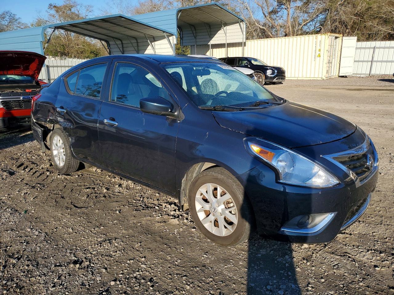 2017 NISSAN VERSA