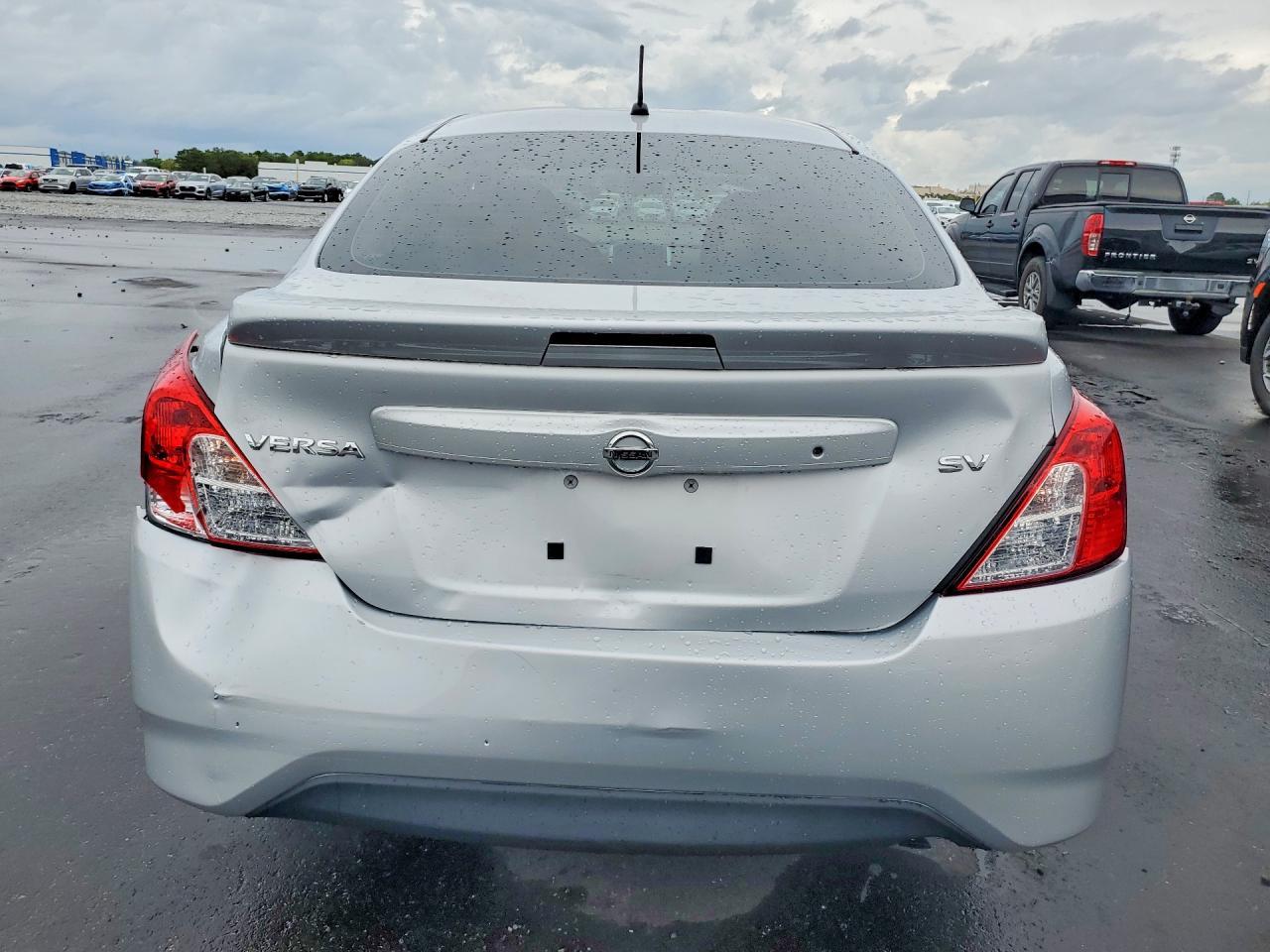 2017 NISSAN VERSA