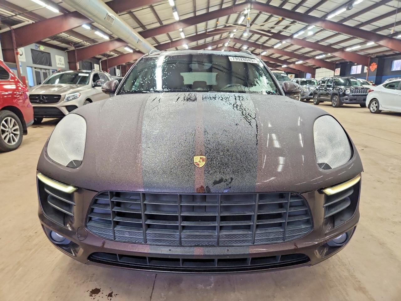 2016 PORSCHE Macan