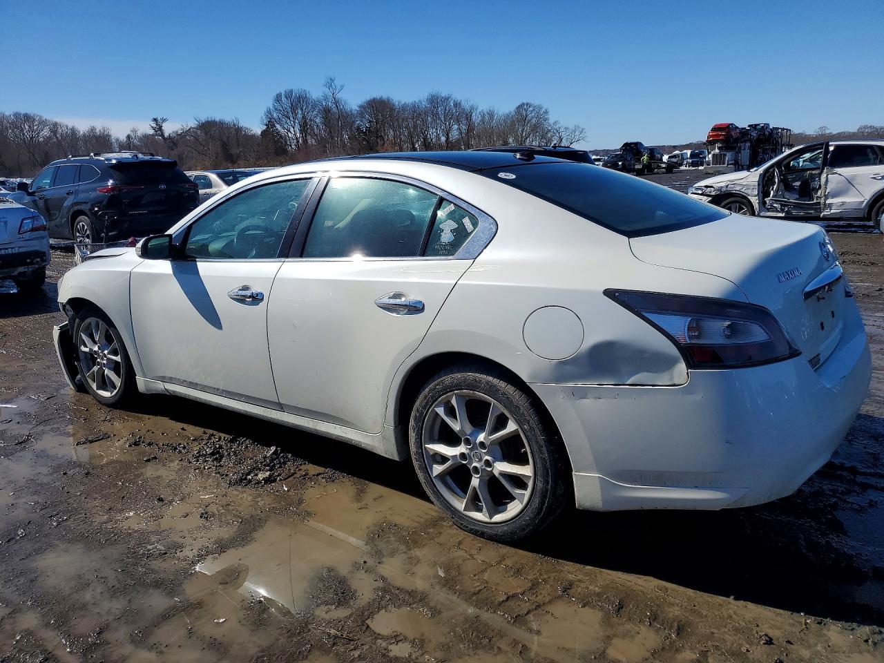 2014 NISSAN Maxima