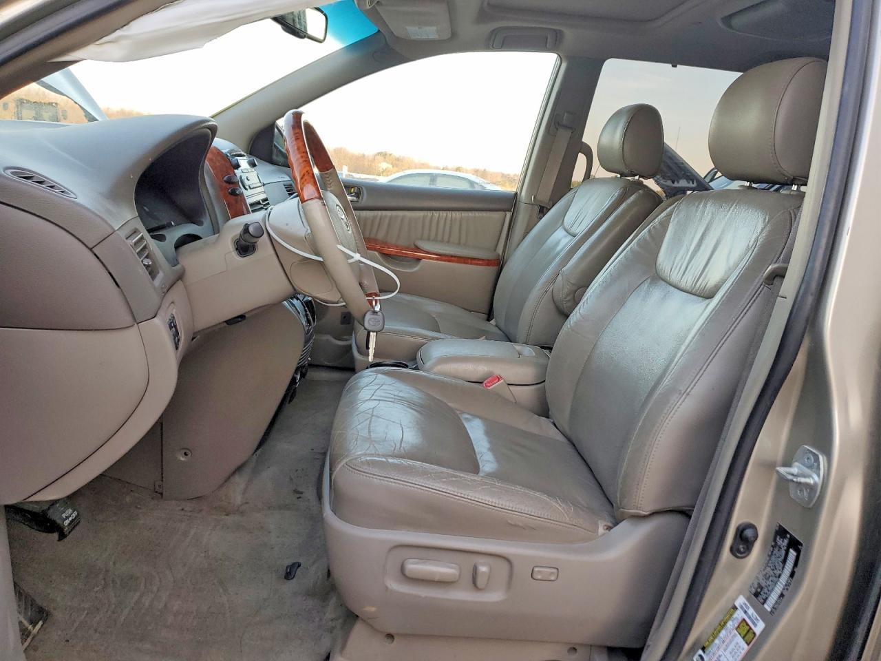 2008 TOYOTA SIENNA
