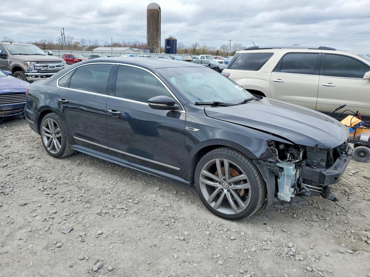 2017 VOLKSWAGEN Passat
