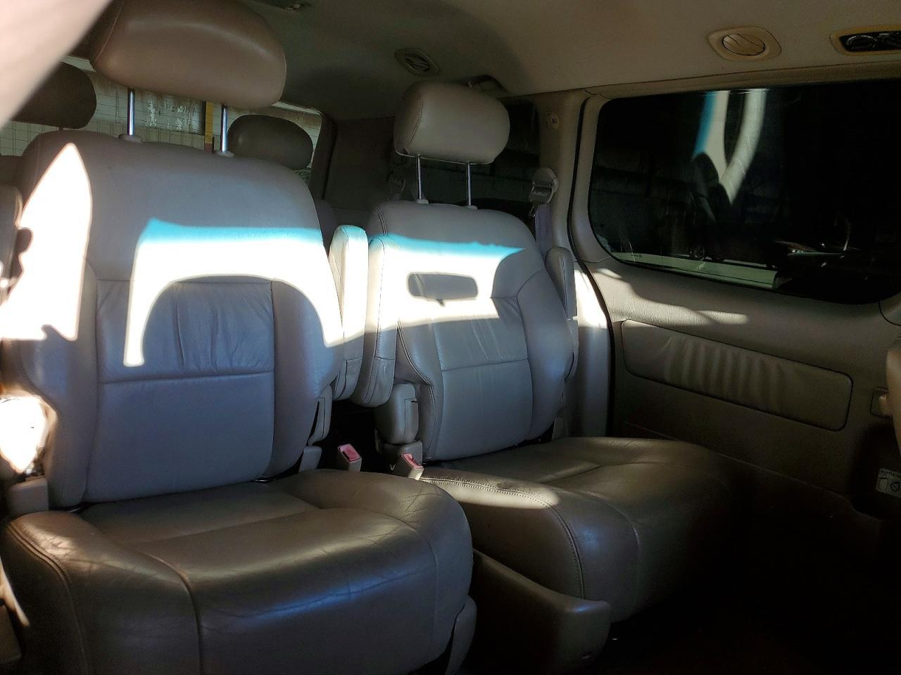 2002 TOYOTA SIENNA