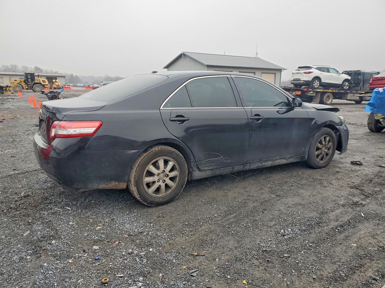 2011 TOYOTA CAMRY