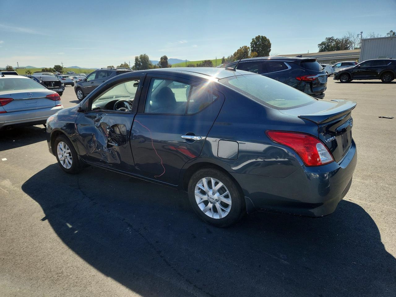 2017 NISSAN VERSA