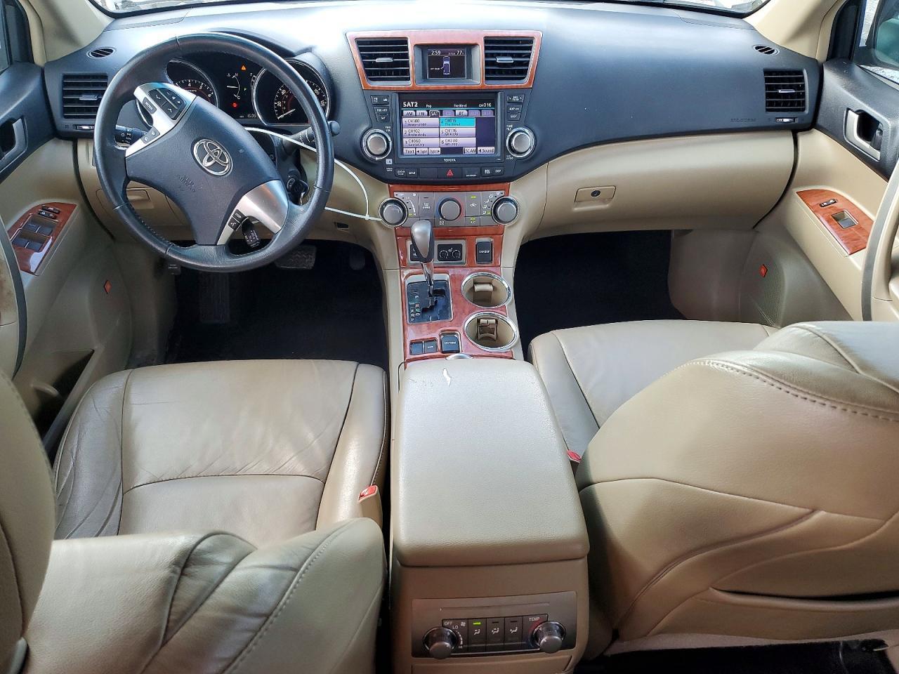 2011 TOYOTA HIGHLANDER