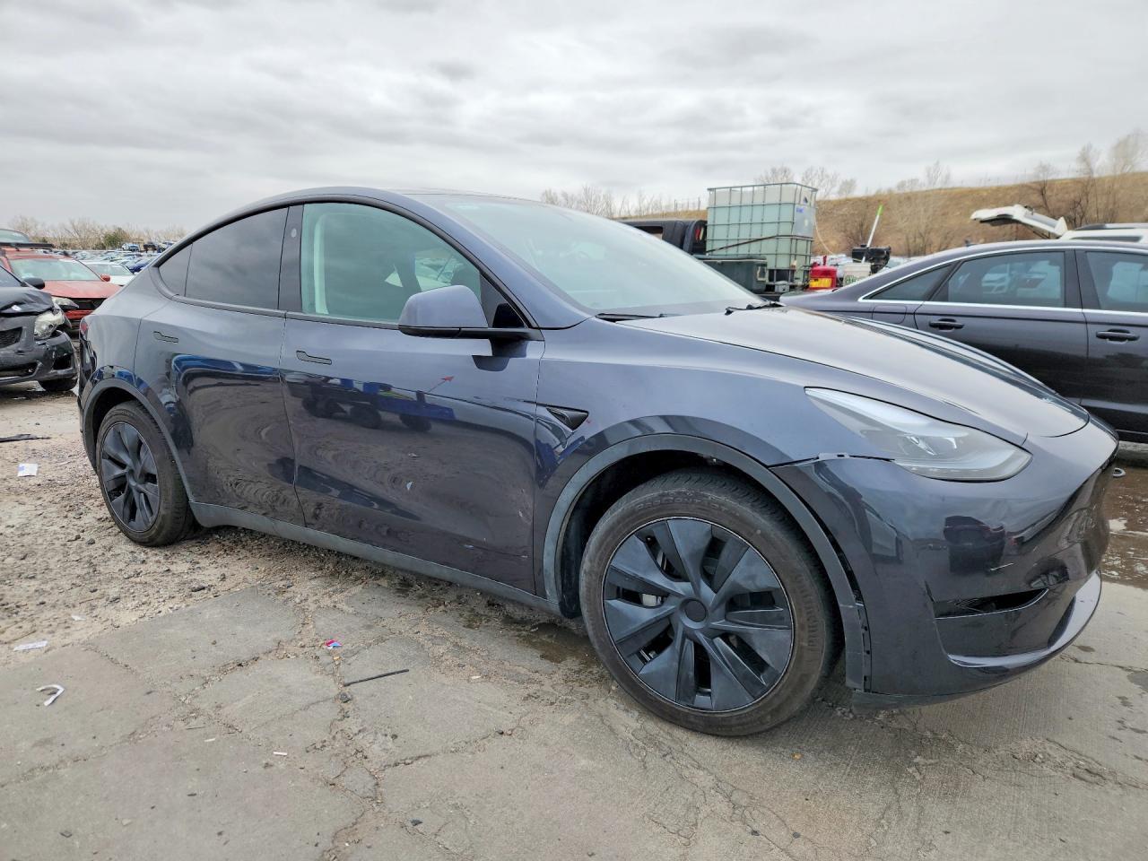 2025 TESLA MODEL Y