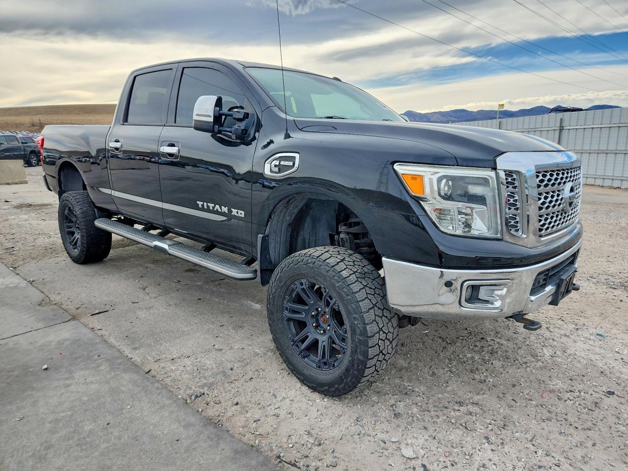 2016 NISSAN Titan
