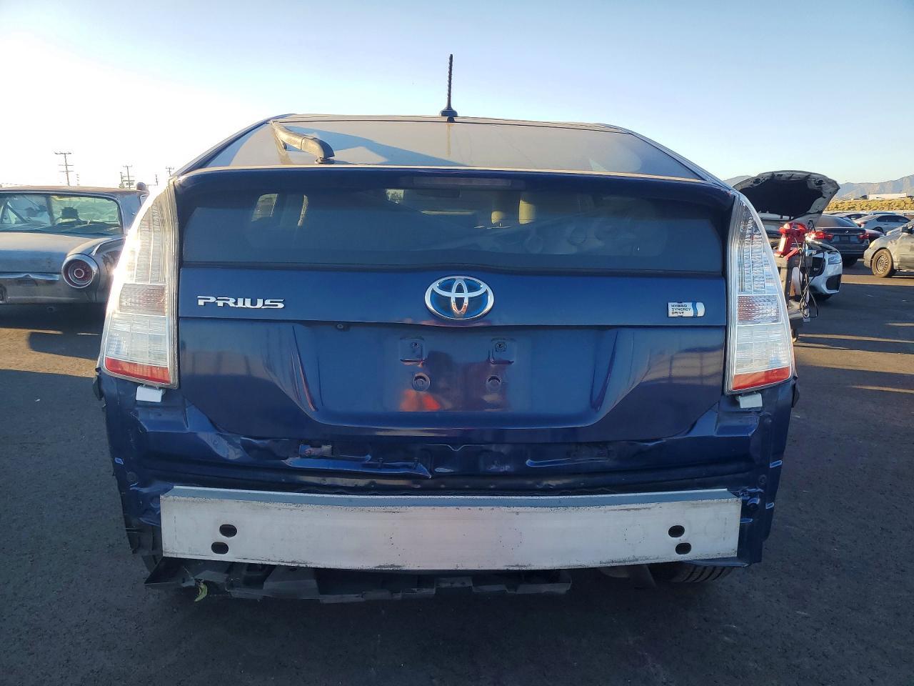 2011 TOYOTA PRIUS