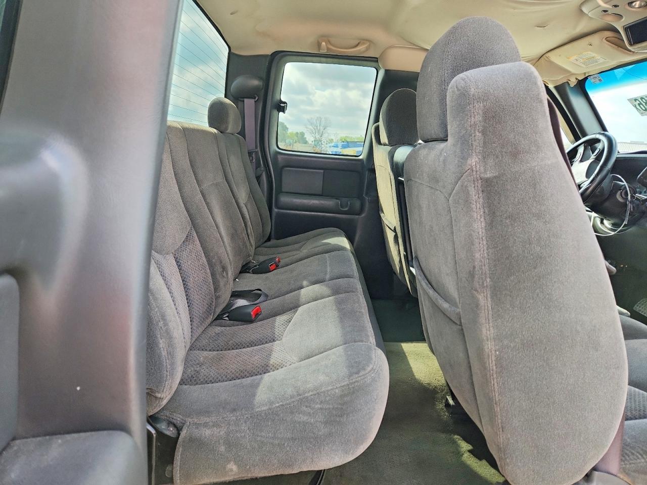 2004 CHEVROLET Silverado 2500