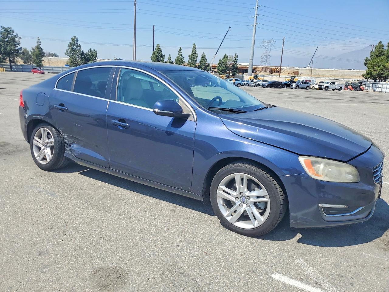 2015 VOLVO S60