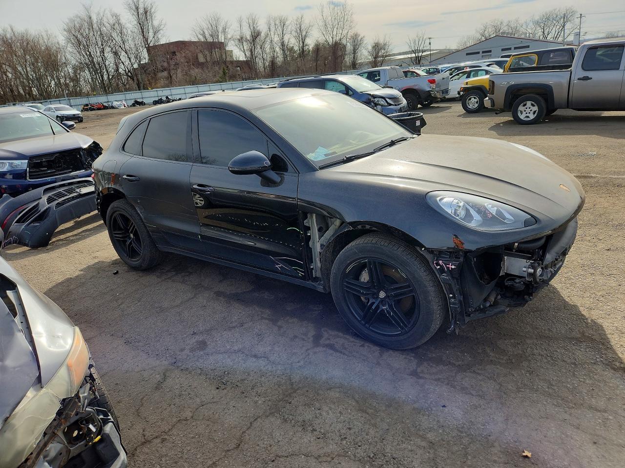 2015 PORSCHE Macan