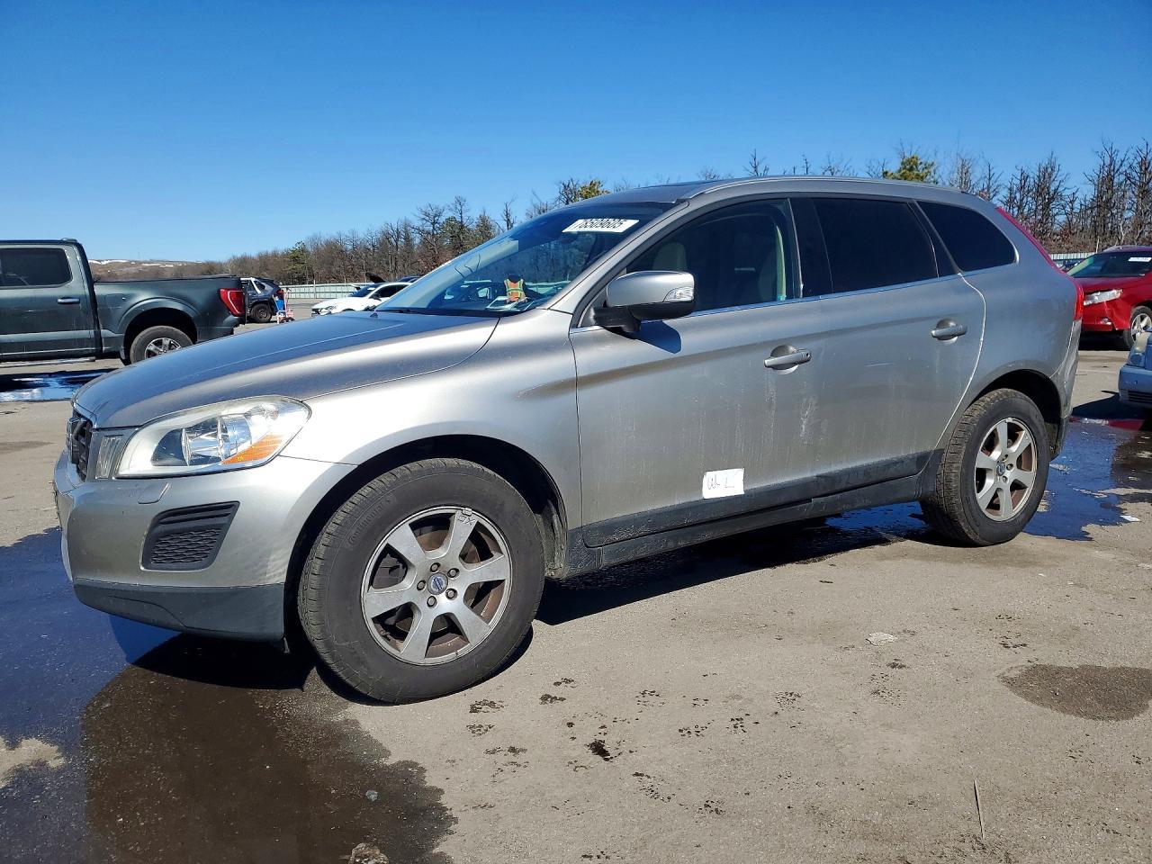 2011 VOLVO XC60