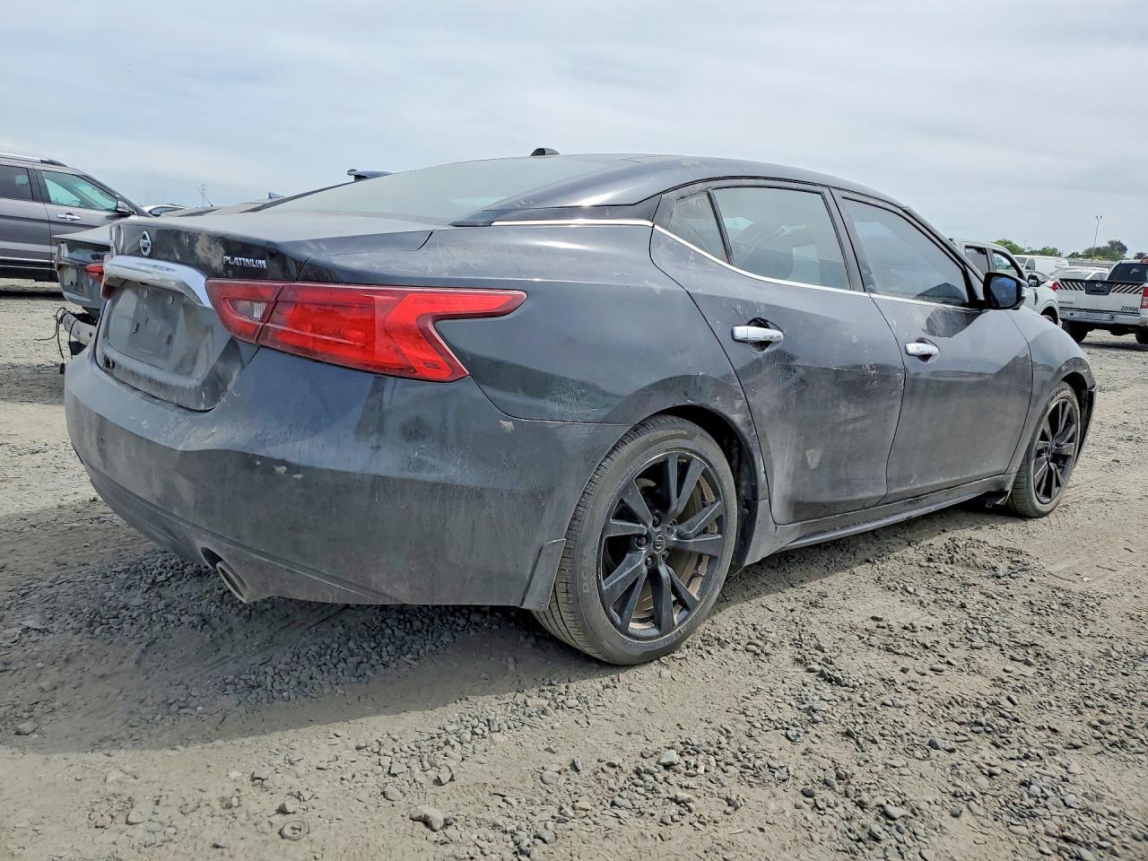 2017 NISSAN Maxima