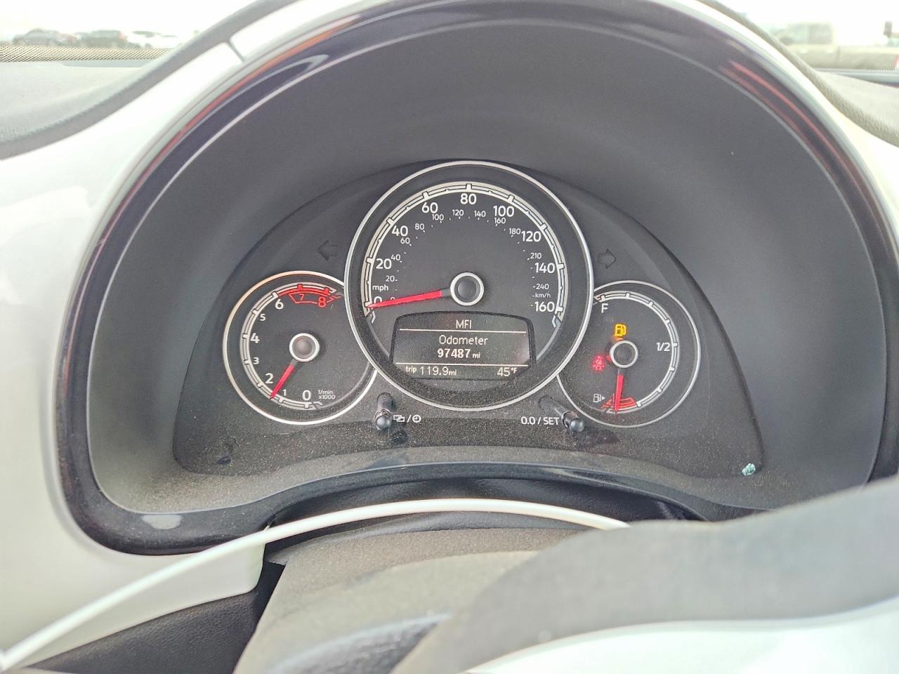 2017 VOLKSWAGEN Beetle