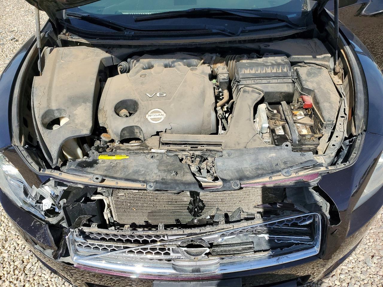 2010 NISSAN Maxima