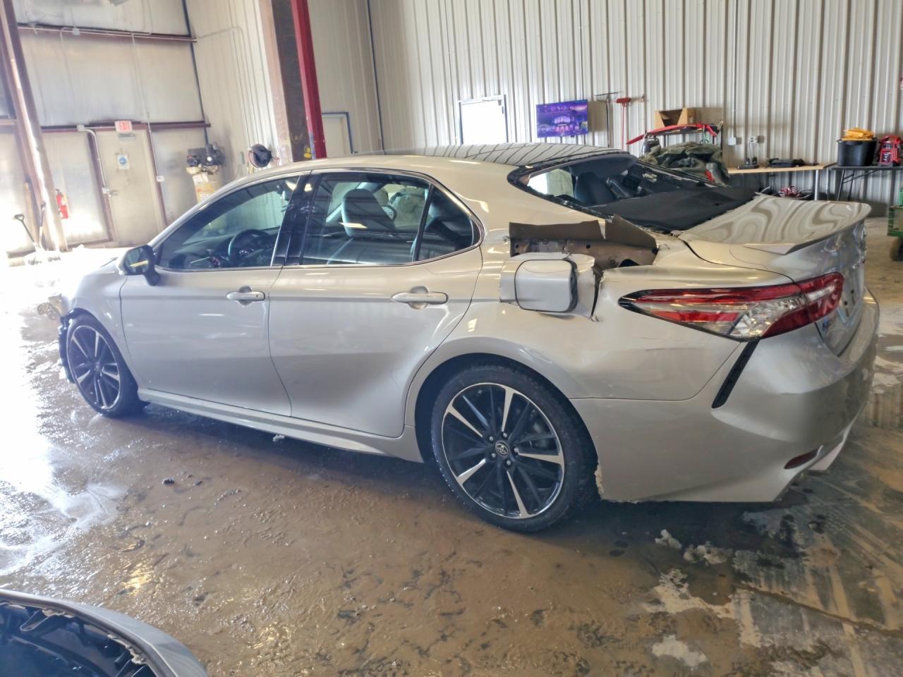 2018 TOYOTA CAMRY