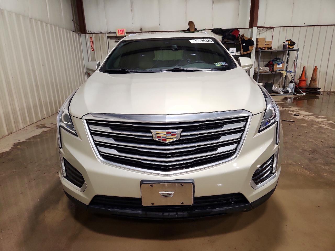 2017 CADILLAC XT5